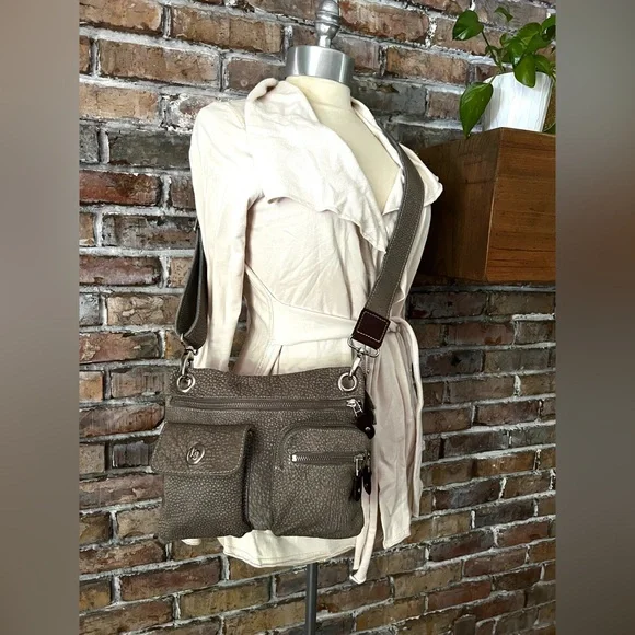Roots Village Tribe Pebbled Leather Gray Taupe Crossbody Bag Canada π¨π¦ - Picture 2 of 12